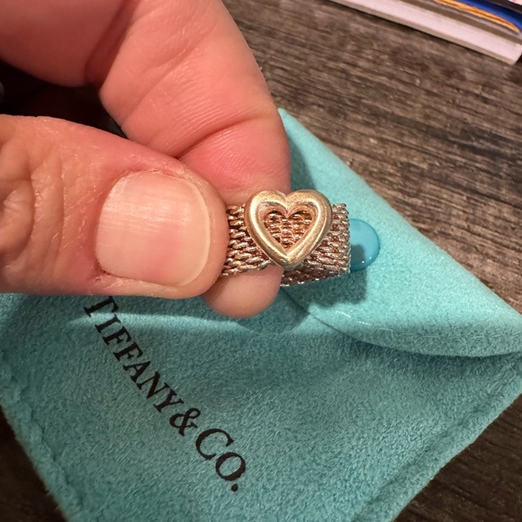 Tiffany & Co. Gold Heart Mesh Band Ring - Picture 1 of 4